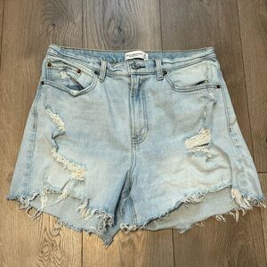 Abercrombie Curve Love High Rise 4” Shorts